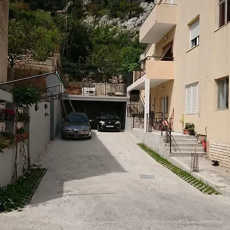 With A Parking Space - 15330 شقة *