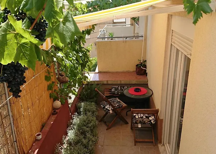 With A Parking Space - 15330 * أوميس