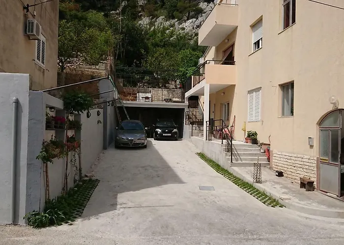 With A Parking Space - 15330 شقة *